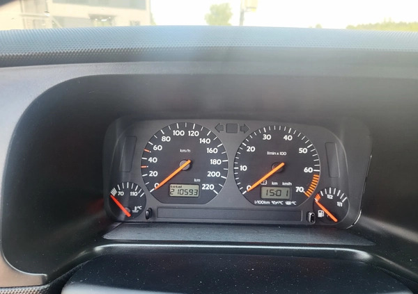 Volkswagen Golf cena 11900 przebieg: 215527, rok produkcji 2002 z Dębno małe 121